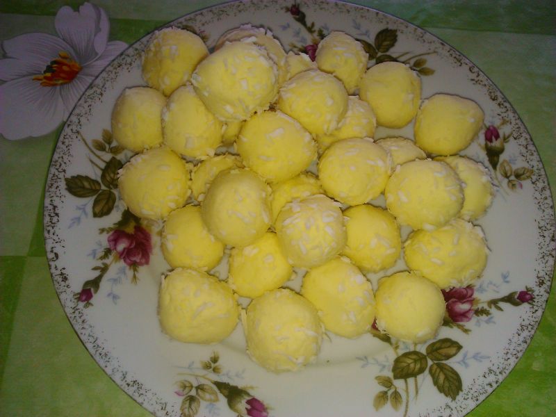 Kulki rafaelki z migdałem  Kulki rafaelki z migdałem