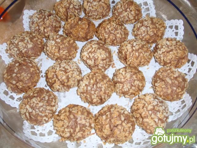 Kulki z orzechem laskowym