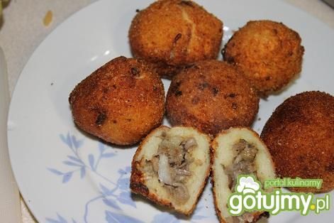 Kulki ziemniaczane z farszem  Kulki ziemniaczane z farszem
