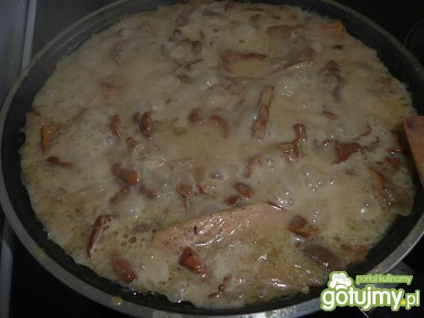 Kurczaczek z kurkami z sosie śmietanowym Kurczaczek z kurkami z sosie śmietanowym