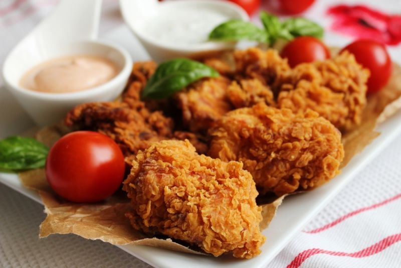 Kurczak ala KFC z sosami  Kurczak ala KFC z sosami