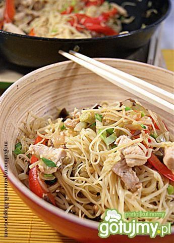 Kurczak chow mein Kurczak chow mein