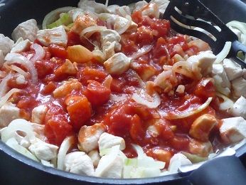 Kurczak curry w pomidorach