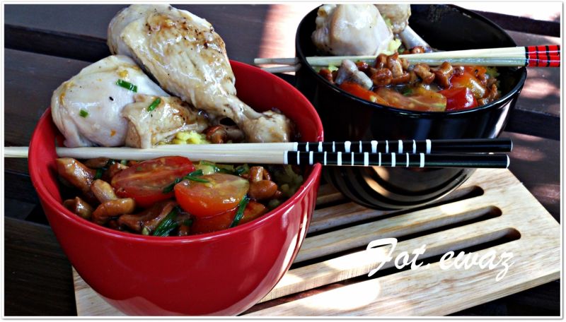 Kurczak duszony w pomidorach i kurkach z ryżem