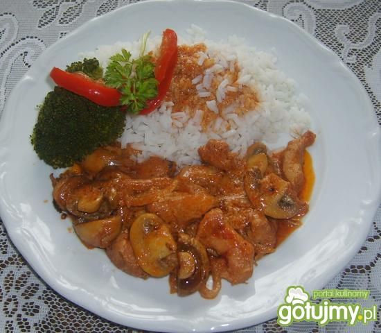 Kurczak duszony z pieczarkami...