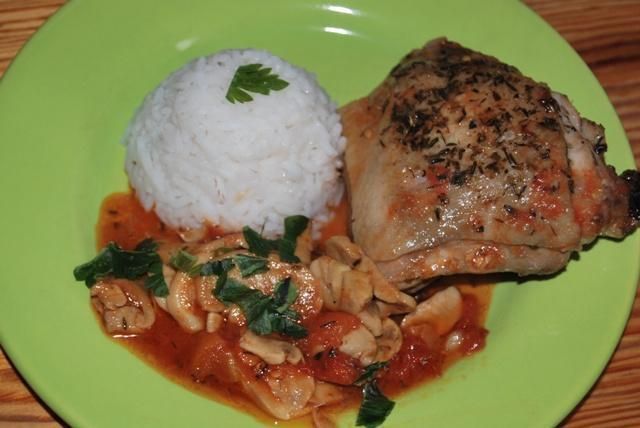 Kurczak duszony z pomidorami i czosnkiem