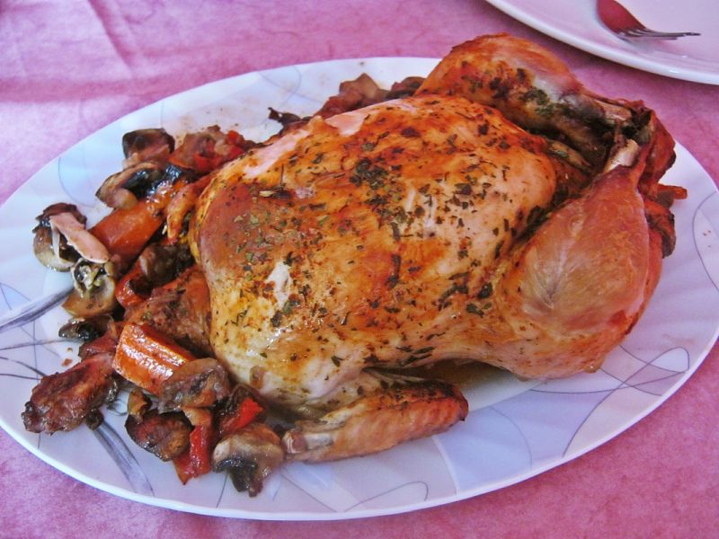 Kurczak faszerowany papryką i pieczarkami Kurczak faszerowany papryką i pieczarkami
