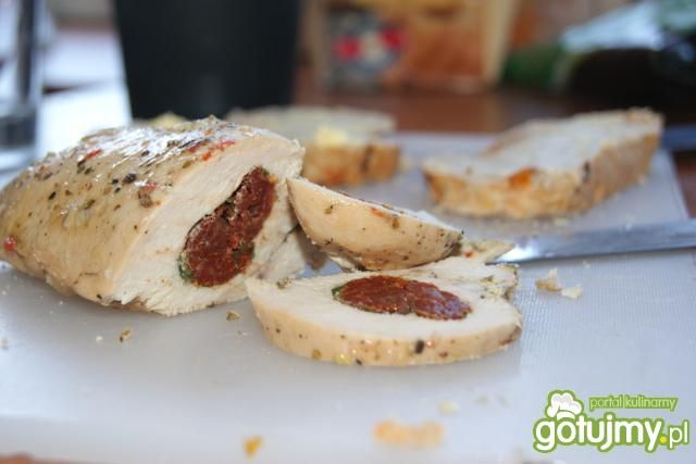 Kurczak faszerowany szpinakiem i pomidor Kurczak faszerowany szpinakiem i pomidor