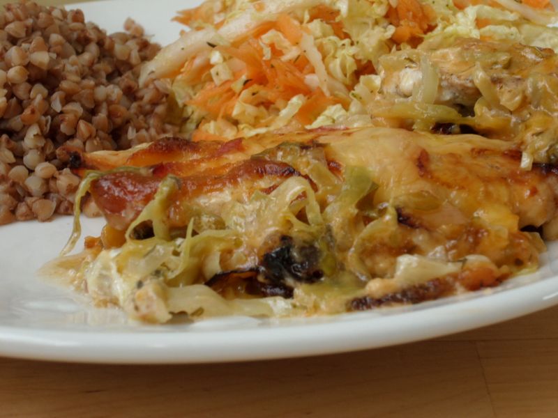 Kurczak na młodej kapuście.