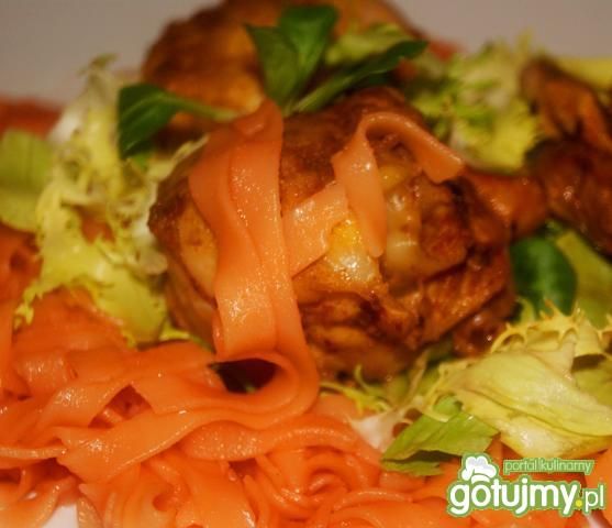 Kurczak na oranżowym Tagliatelle