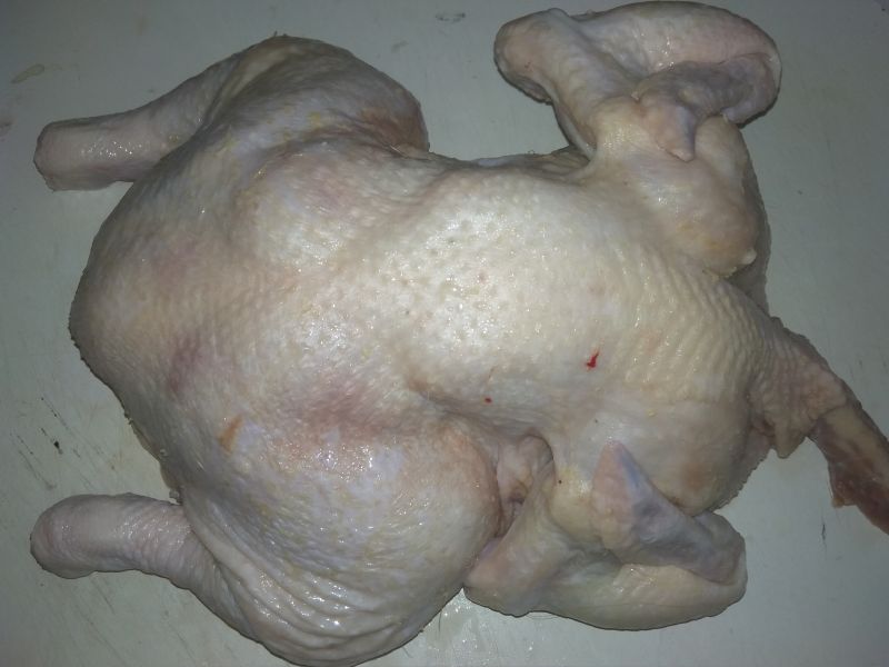 Kurczak nadziewany kalafiorem z przyprawami.