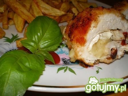 Kurczak nadziewany suszonymi pomidorami Kurczak nadziewany suszonymi pomidorami