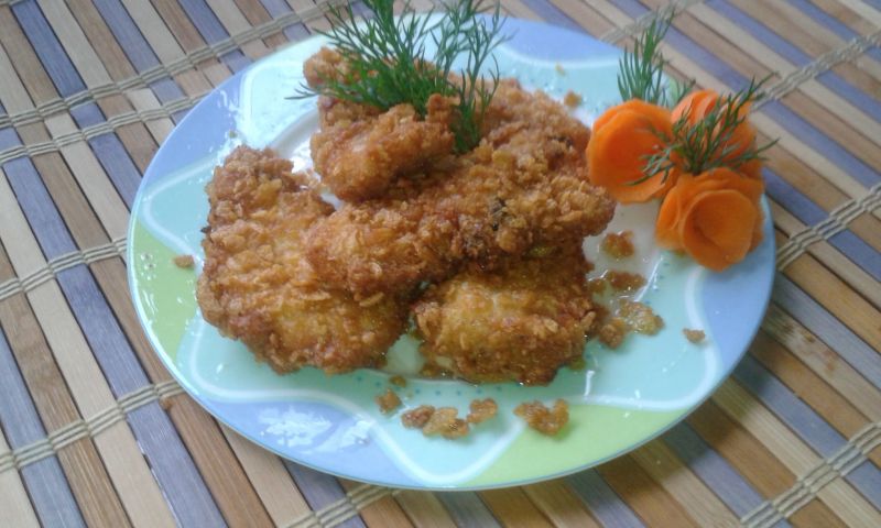 Kurczak panierowany w płatkach kukurydzianych 