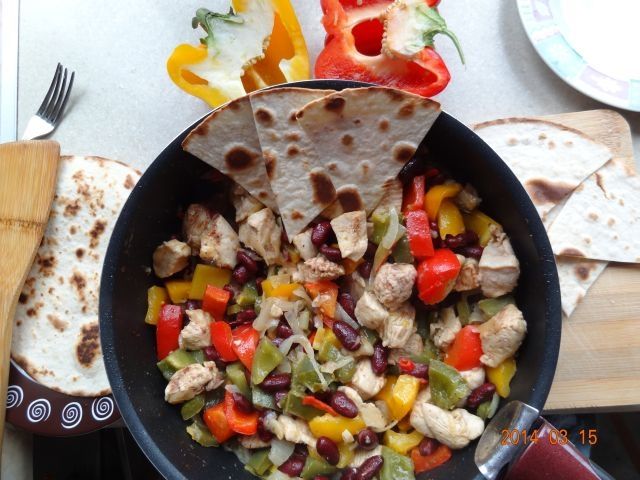 Kurczak paprykowy ze smaczkiem azjatyckim