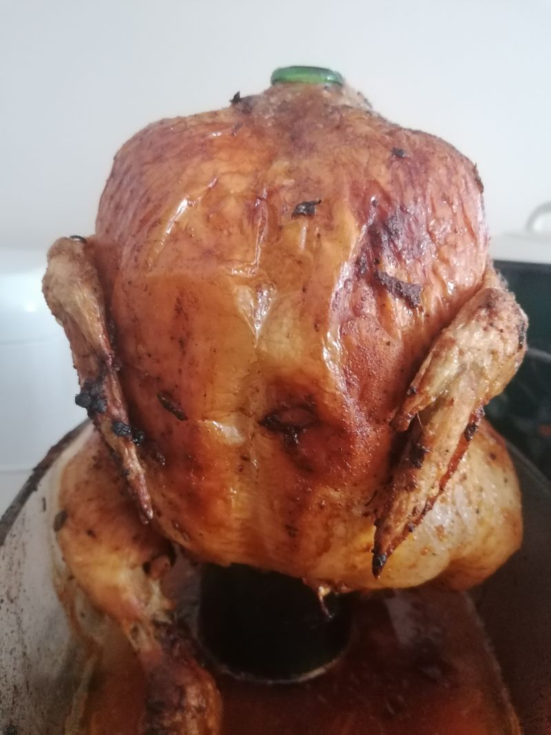 Kurczak pieczony na butelce piwa Kurczak pieczony na butelce piwa