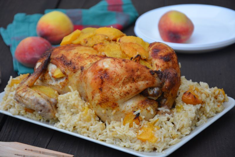 Kurczak pieczony na ryżu z brzoskwiniami
