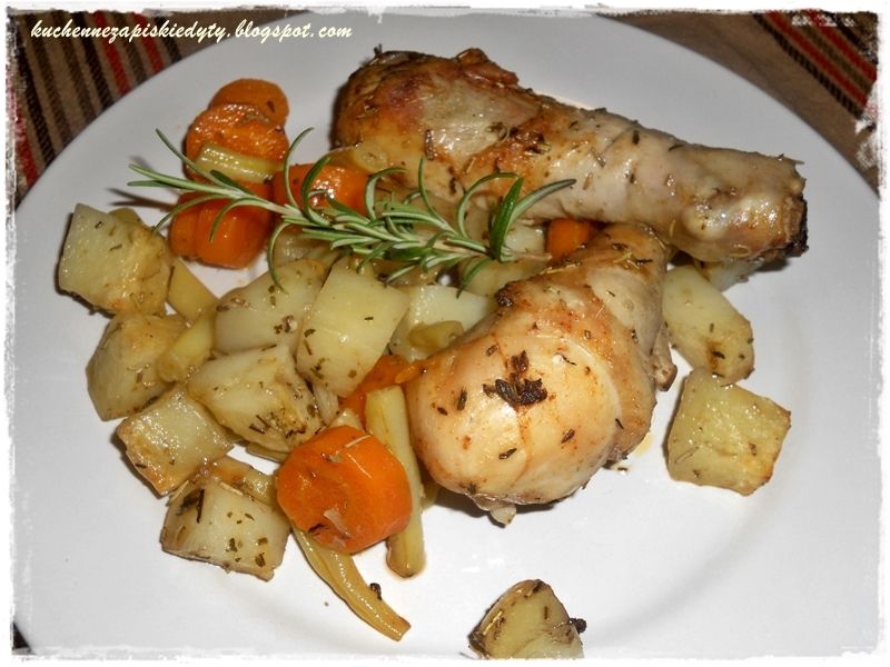 Kurczak pieczony na warzywach 