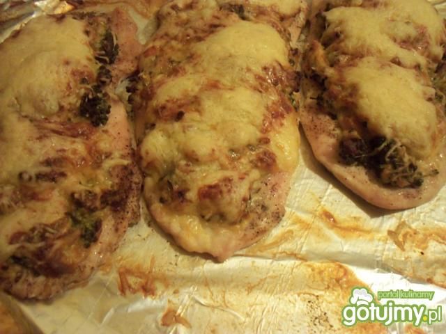 Kurczak pieczony pod brokułem