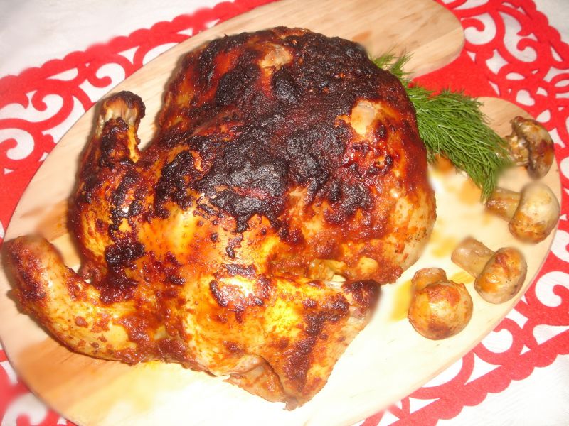 Kurczak pieczony w papryce z pieczarkami