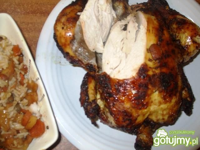 Kurczak pieczony, z ciemną skórką