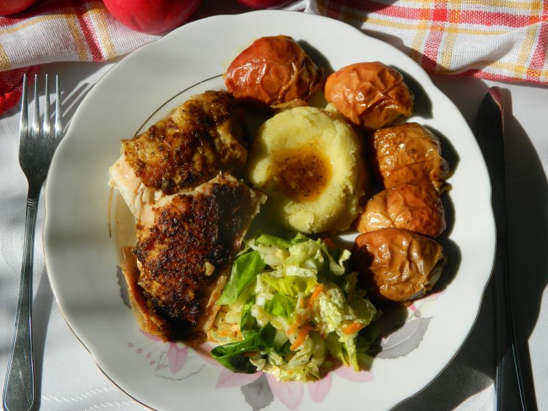 Kurczak pieczony z jabłkami  Kurczak pieczony z jabłkami