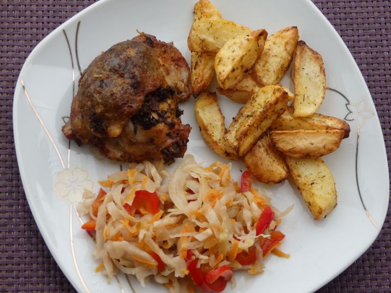 Kurczak pieczony z pieczarkową niespodzianką Kurczak pieczony z pieczarkową niespodzianką