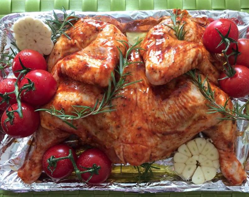 kurczak pieczony  z rozmarynem i pomidorami
