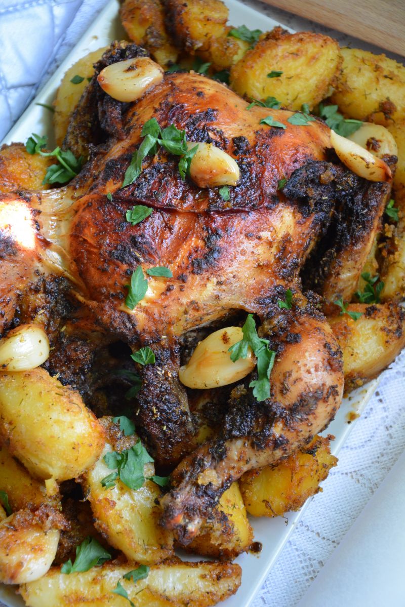 Kurczak pieczony z ziemniakami i czosnkiem 