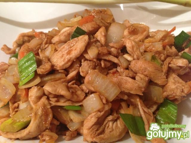 Kurczak po tajsku z trawą cytrynową.