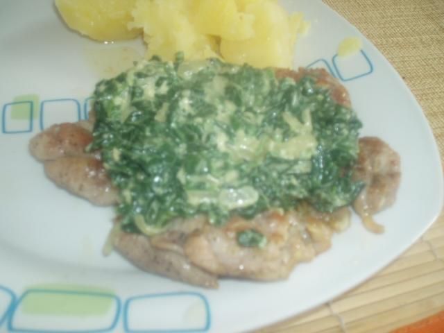 Kurczak pod szpinakową pierzynką