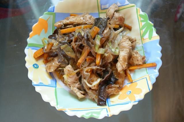 Kurczak smazony z grzybami mun Kurczak smazony z grzybami mun