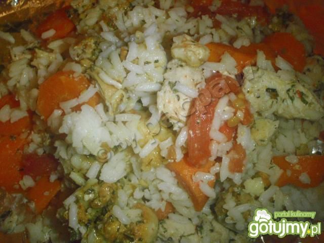 Kurczak śmietanowy z ryżem i pomidorem 