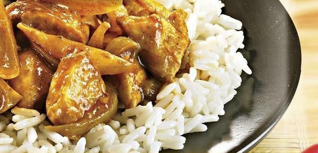 Kurczak w indyjskim sosie curry Kurczak w indyjskim sosie curry