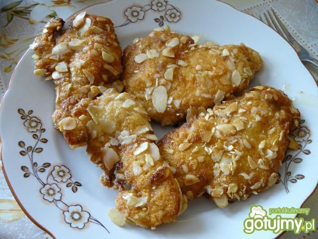 Kurczak  w migdałach.