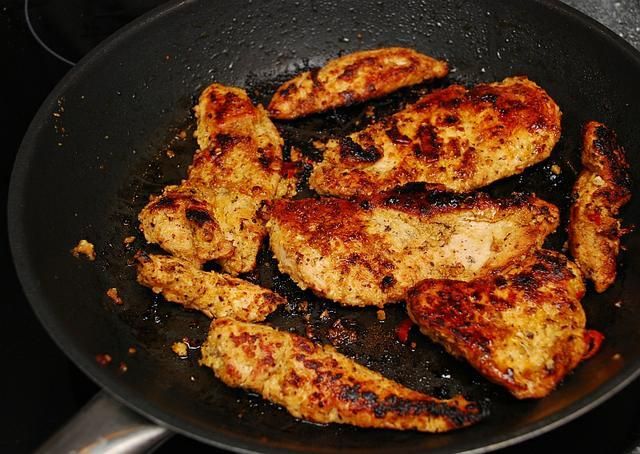 Kurczak w Paście Tom Yum i Orzechach