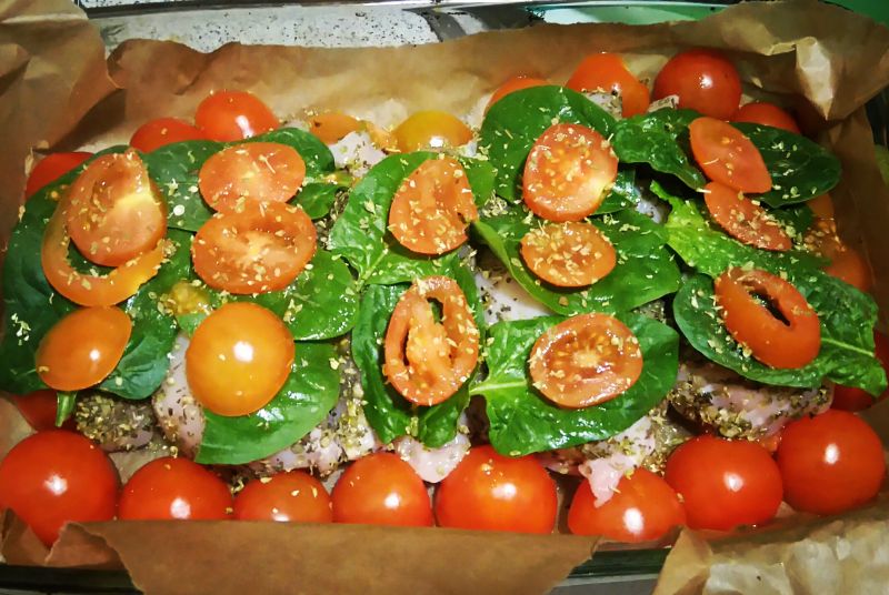 Kurczak w pomidorach i szpinaku