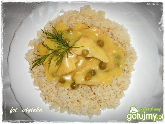 Kurczak w potrawce z zielonym groszkiem Kurczak w potrawce z zielonym groszkiem