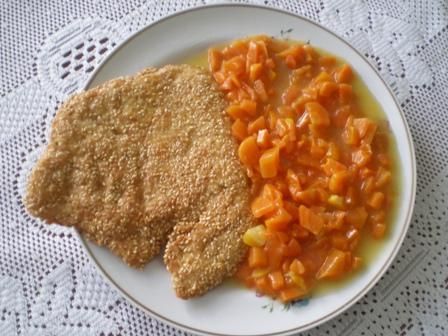 Kurczak w sezamie z gotowaną marchewką