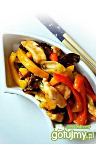 Kurczak w słodko pikantnym sosie Kurczak w słodko pikantnym sosie