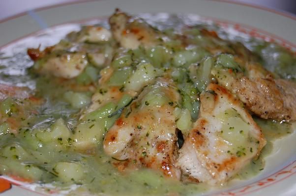 Kurczak w sosie brokułowo-koperkowym