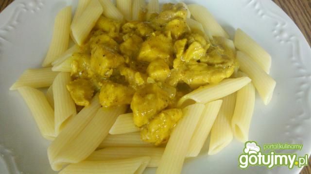 Kurczak w sosie curry