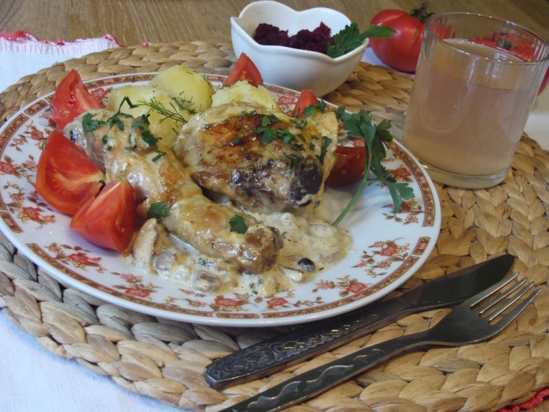 Kurczak w sosie maślaczkowym  Kurczak w sosie maślaczkowym