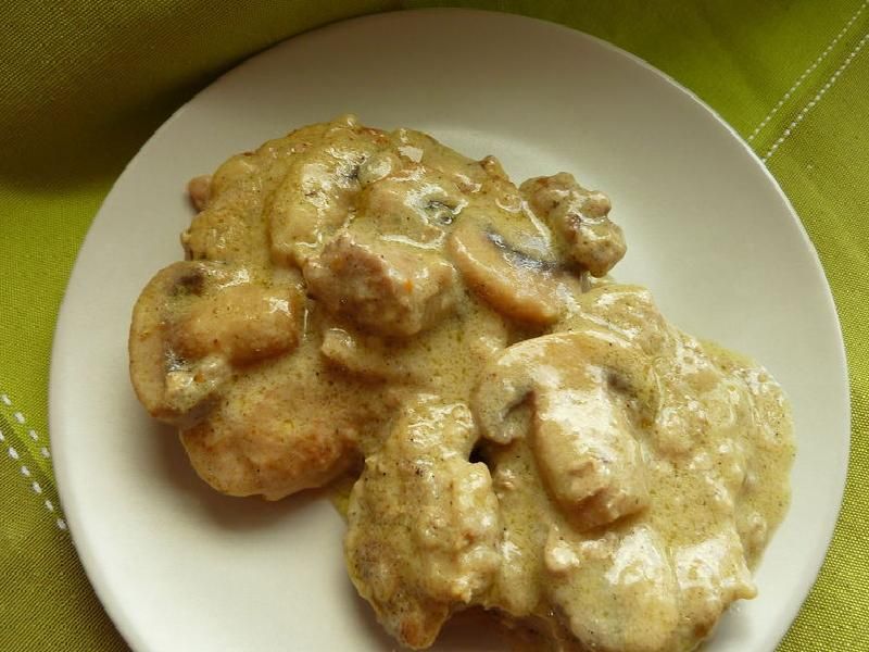Kurczak w sosie musztardowym z pieczarkami Kurczak w sosie musztardowym z pieczarkami