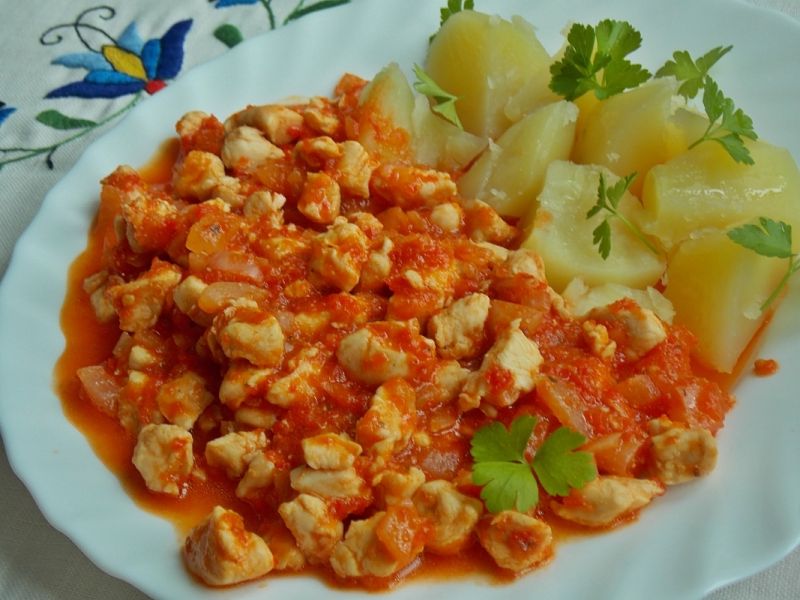 Kurczak w sosie paprykowym