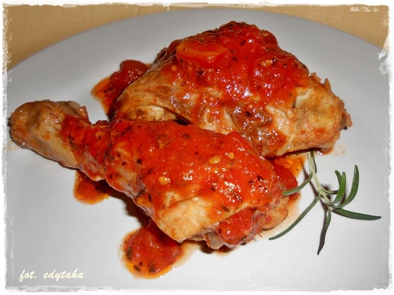Kurczak w sosie pomidorowym na białym winie