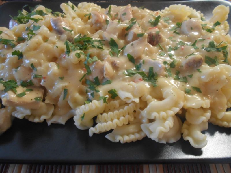 Kurczak w sosie śmietanowo-kalarepkowym Kurczak w sosie śmietanowo-kalarepkowym