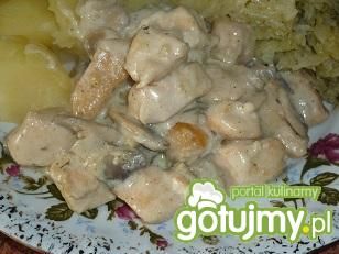 Kurczak w sosie śmietanowo-pieczarkowym