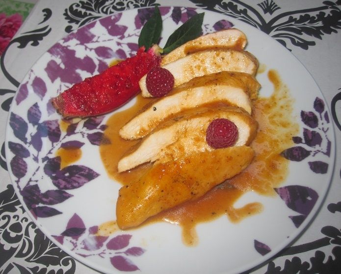 Kurczak w sosie z opuncji Kurczak w sosie z opuncji