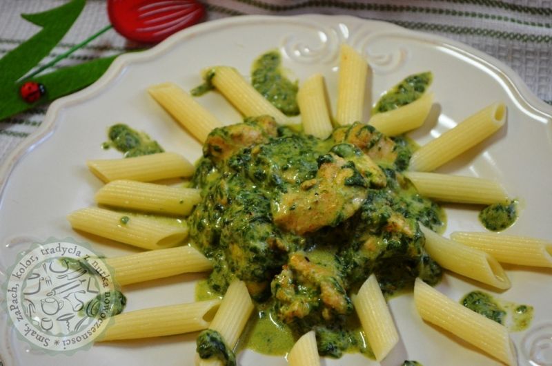 Kurczak w szpinaku z makaronem Kurczak w szpinaku z makaronem