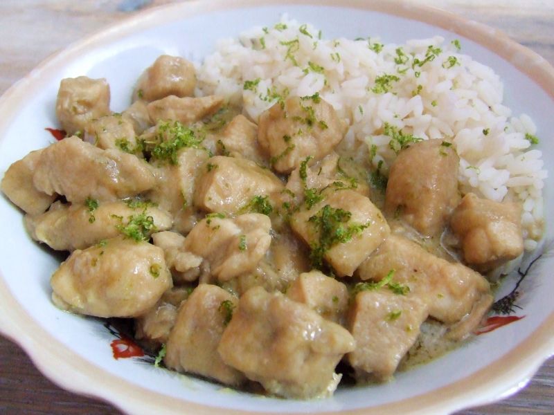 Kurczak w zielonej paście curry